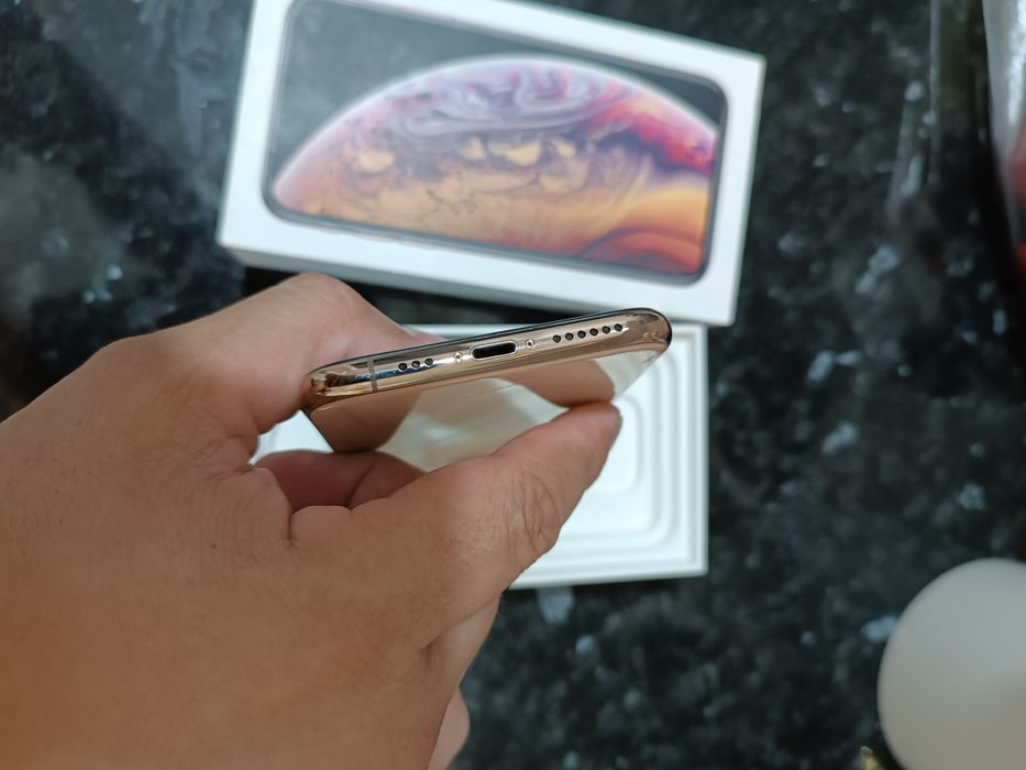 iPhone Xs ( 64г)