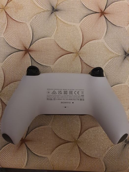 Контролер за PS5