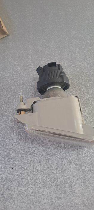 Противотуманка на ам VW Passat B3 левая.