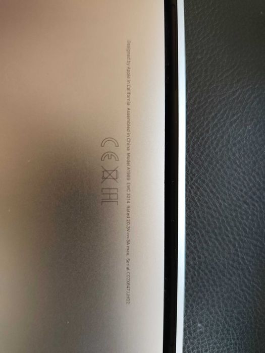 Macbook Pro 13 2018 i7 16GB RAM 2TB