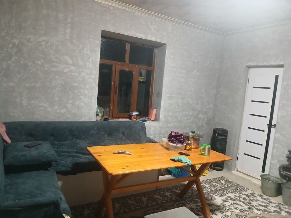 Xovli sotiladi xamma sharoitga ega 2 etajli xonadon