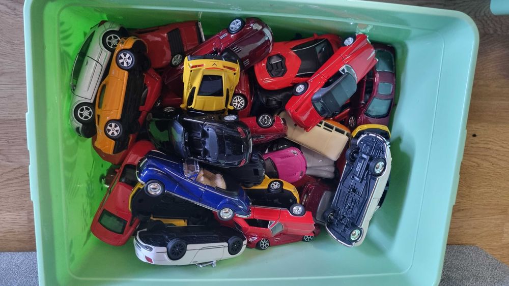 Lot masinute jucarii copii ramase de la cel mic stare foarte buna