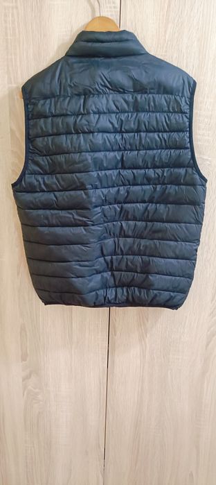 Vesta Bershka,marimea M,Negru
