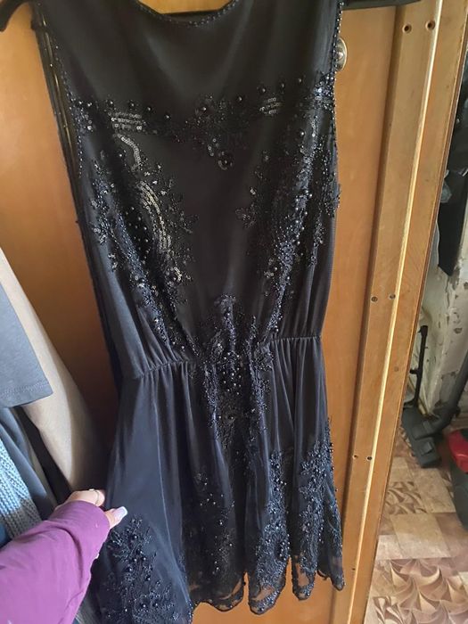 Продам вечерние очень стильное платье