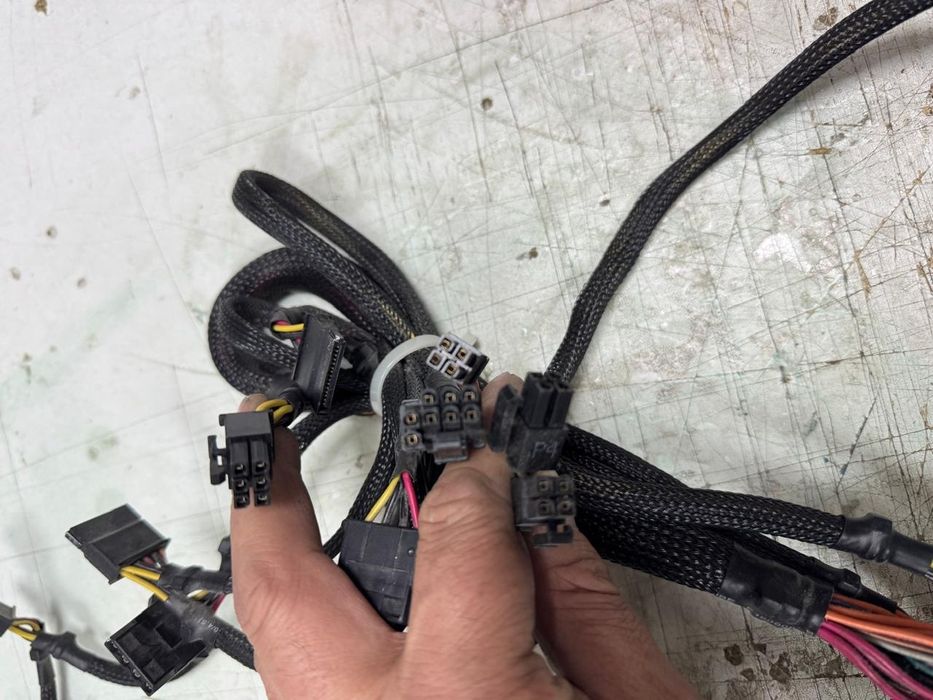 Продам блок питания  HuntKey GS 550