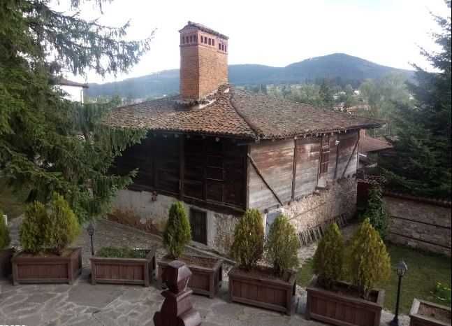 Продава се Хотел в Копривщица - 1000 кв.м за 680 €/кв.м - Снимка #10