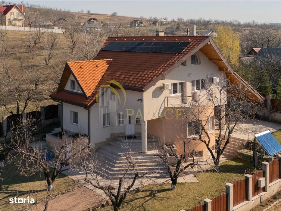 Casa de Lux in Livada cu Ciresi Eleganta, Confort si Panorama de Vis