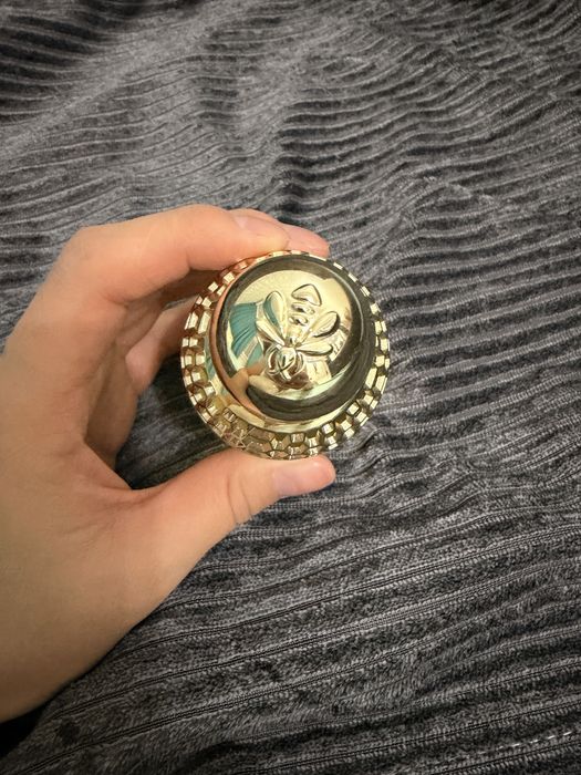 Продам парфюм женский