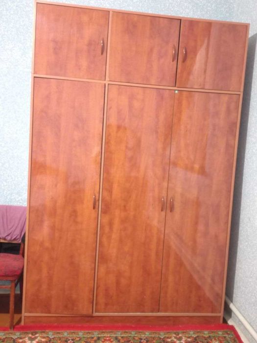 Spalni garnitur sotiladi