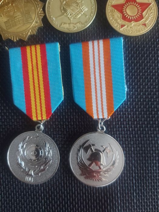 Значки  знаки Казахстана.