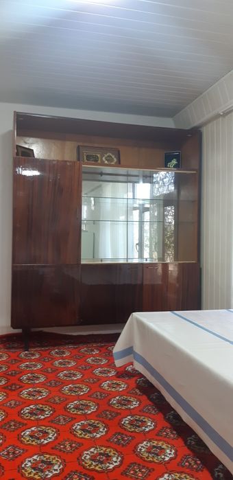 Продаётся шкаф сервант