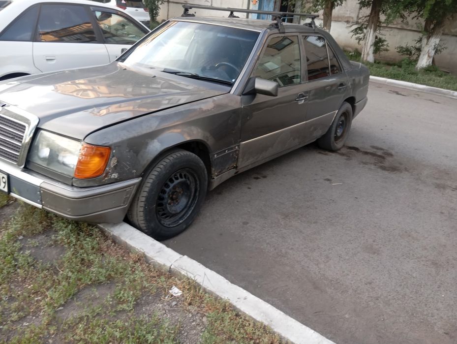 Мерседес 124 продам.