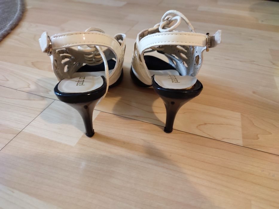 Дамски обувки 15лв