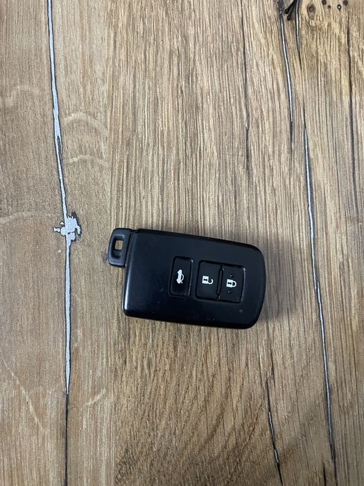 Ключ от камри 50