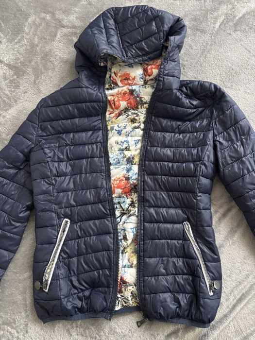 Пролетно тъмносиньо яке