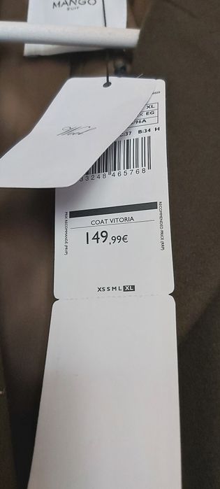 Vând palton Mango nou cu etichetă din lână, achiziționat online.