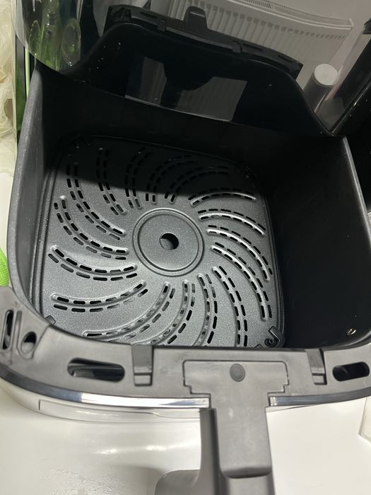 Friteuza cu aer cald