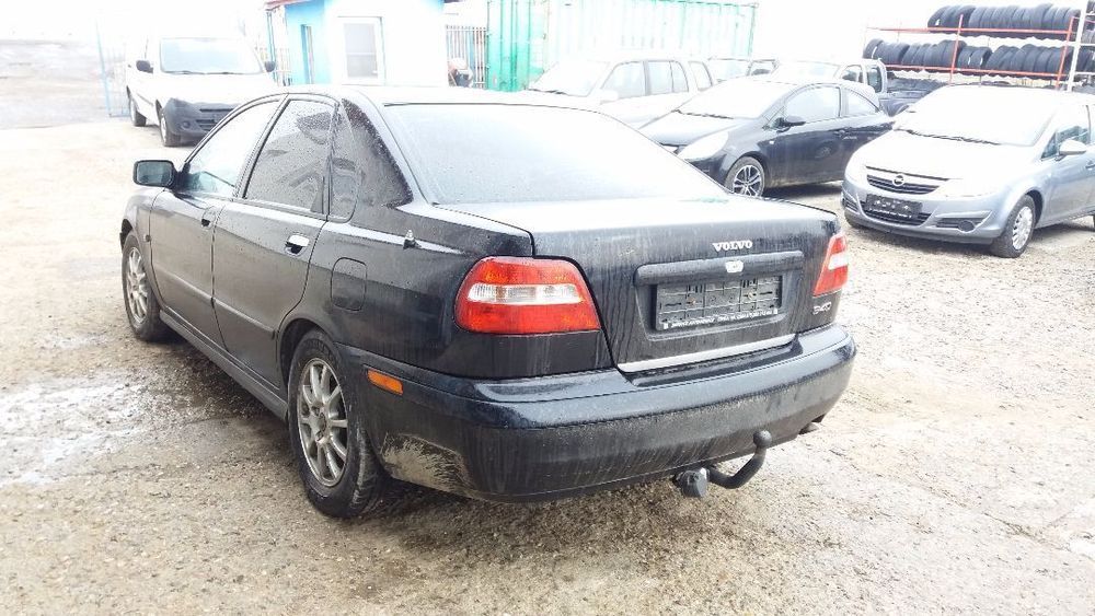 Dezmembrez Volvo S40