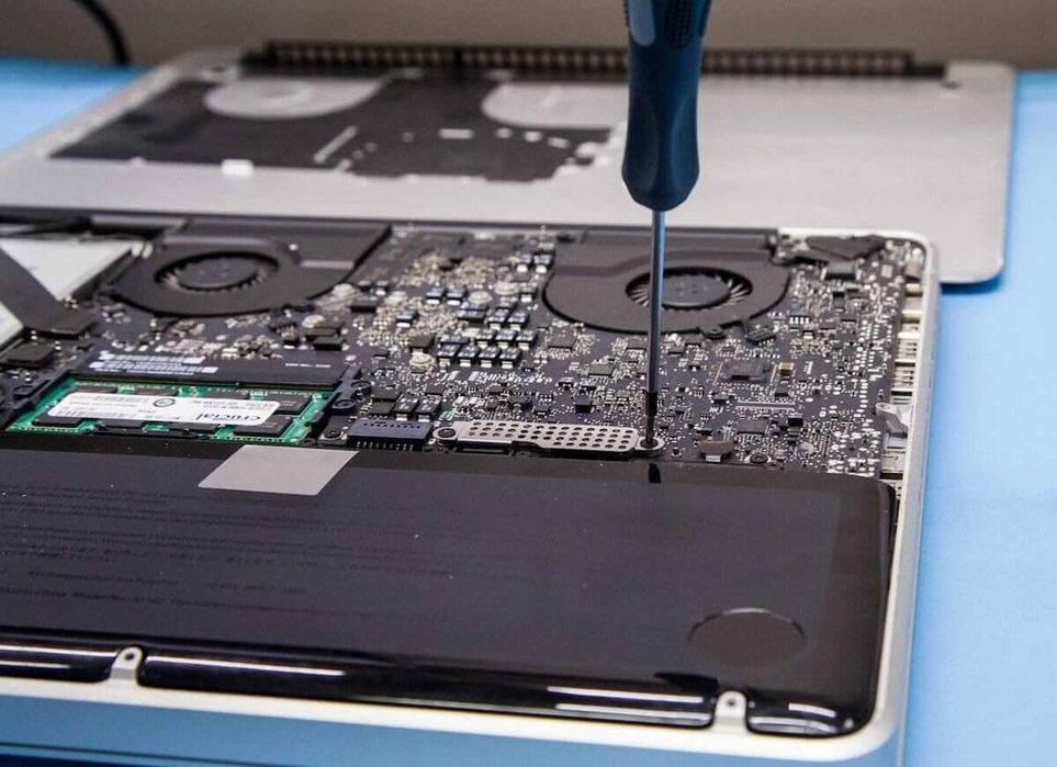 Noutbuk ekran almashtirish, remont Kompyuter tamirlash