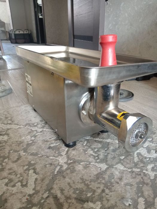 Электрическая мясорубка Турция 

+1
Это электрическая мясорубка HNC ту