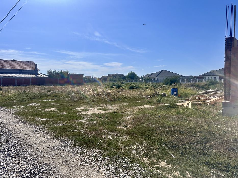 Teren de vanzare de 500 mp , pret / parcelă .Usor neg