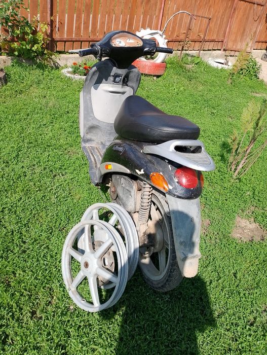 Vând scutere  Piaggio