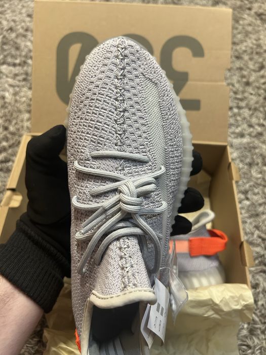 Yeezy Boost 350 V2 Tail Light