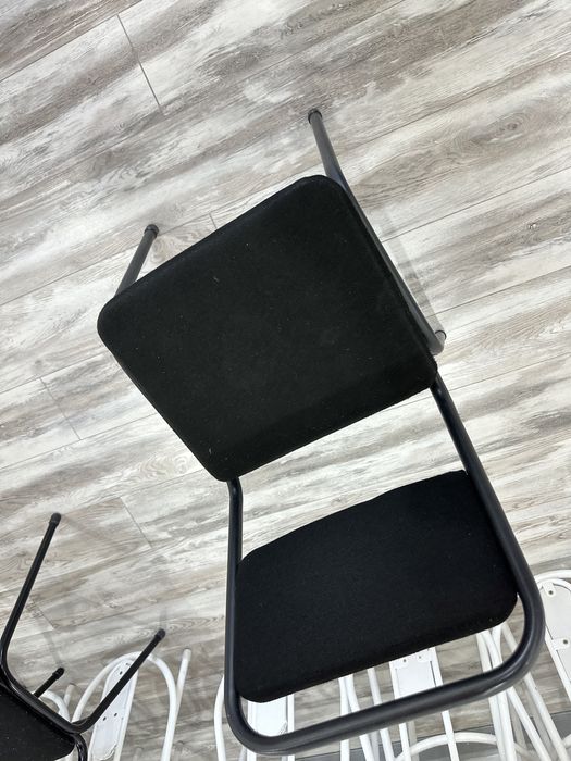 Стулья для офиса Черные/Белые