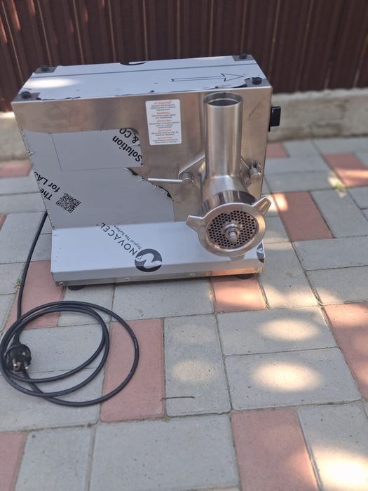 Mașină de tocat carne profesională FULL INOX – 230V