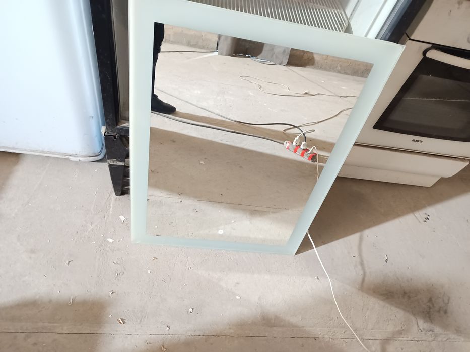 Продам зеркало для ванной