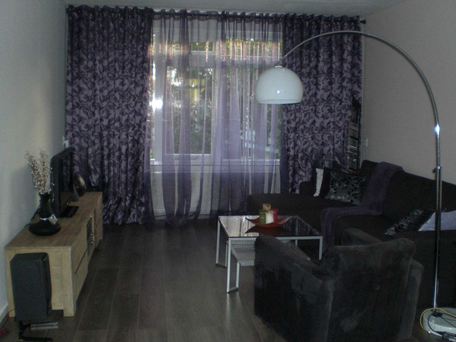 Луксозни сатинирани и витражни пердета лилаво с черно