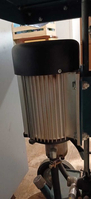 Despicator electric vertical Könner & Söhnen Germania de bușteni, 8 tone forta