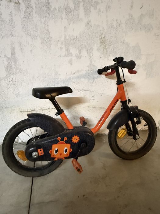 Vand 2 bicicletw de copii marca BTWIN  cu si fara pedale