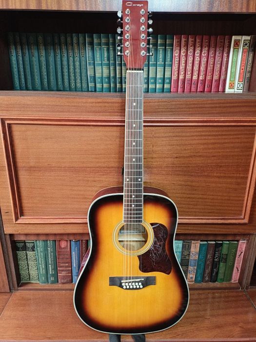 Продам 12 струнную гитару