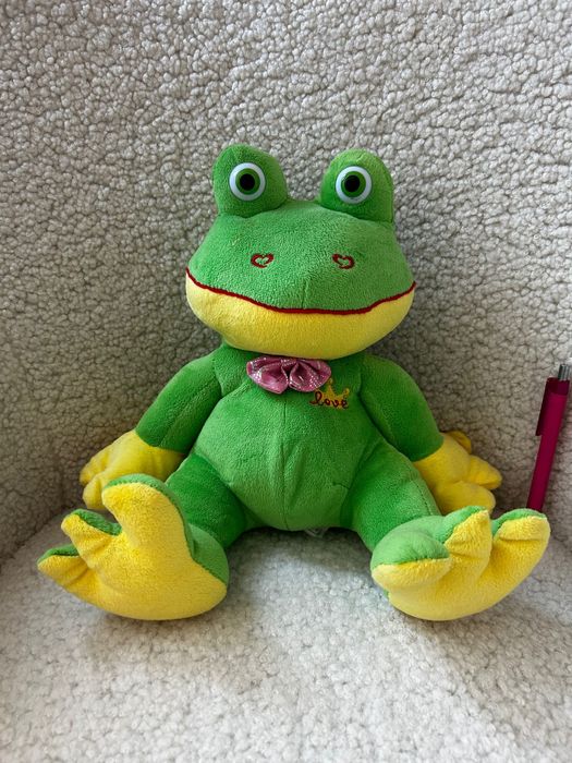 Плюшена играчка - жаба