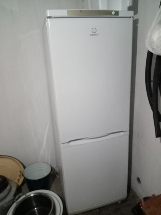 Холодильник двухкамерный