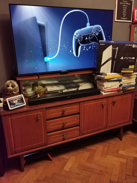PlayStation 5 Pro Nou, 2 controllere cu statie incarcare, camera PlayStation