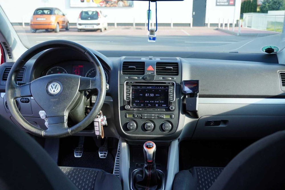 Volkswagen Golf V 2.0 TDI 140 CP 2006