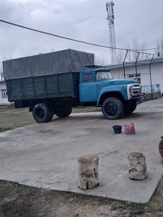 ZIL 138A Tentli furgon