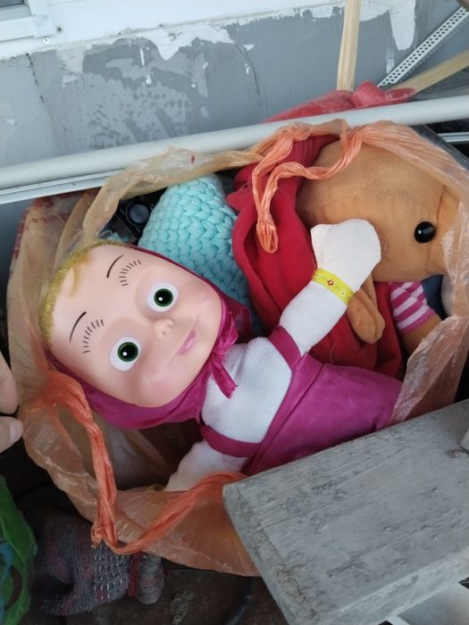 Очень много игрушек для малышей и девочек
