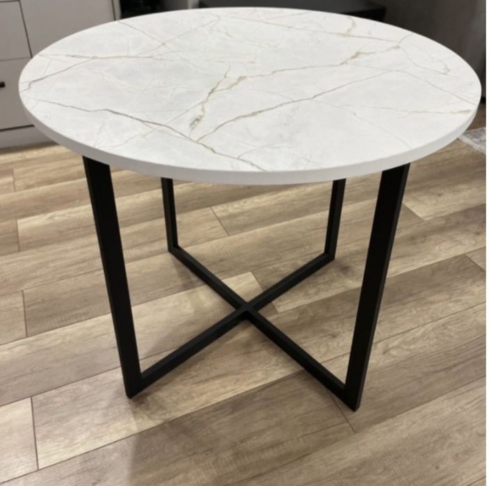 Продам стол кухонный