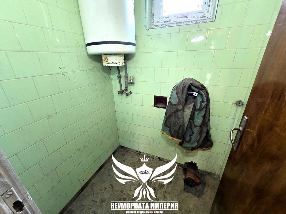 Продавам тристаен апартамент 94кв. на първи етаж с паркомясто в гр.Асеновград, кв.Долни Воден - снимка 7