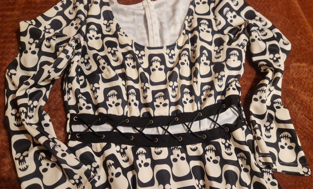 Rochie midi cu mânecă lungă