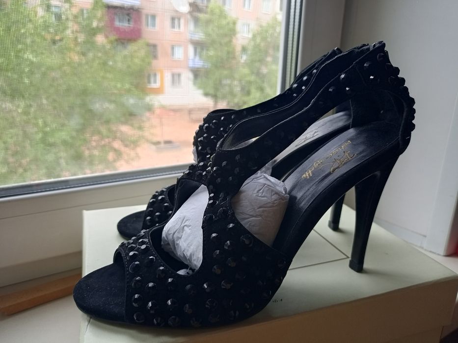 Продам обувь за 3000 пара