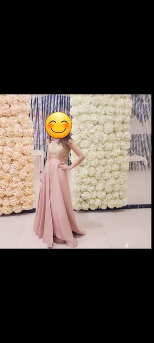 Продаются женские платья. Чистые.