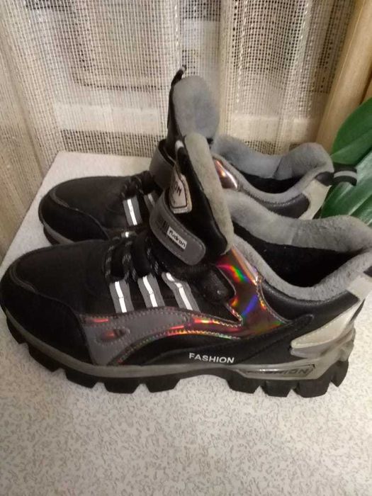 Кроссовки размер 38