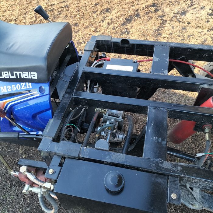 Продам бензиновый трицикл