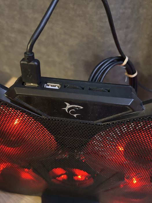 Laptop cooler white shark