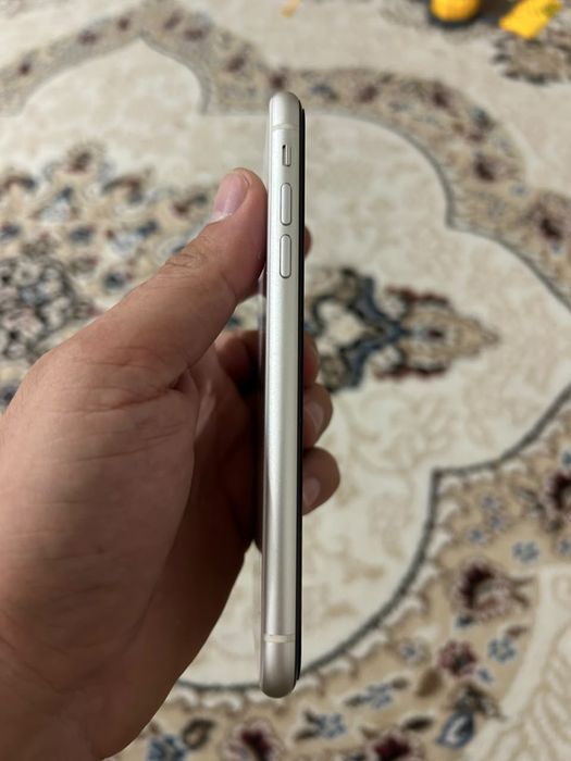 Продам Iphone 11 White