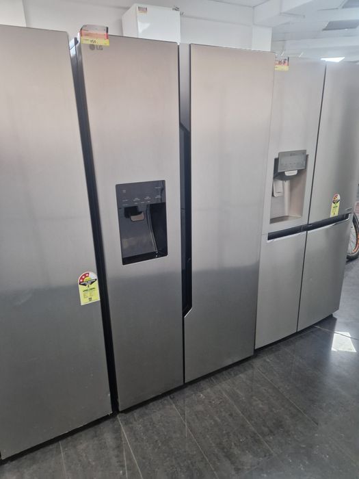 Хладилник Side by Side LG